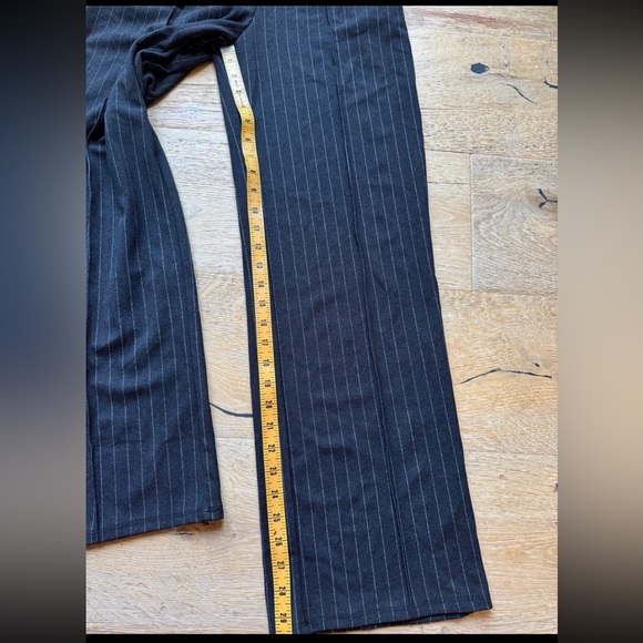 Gray Pinstripe Women's Wide-Leg High rise Pants sz XS NEW NWOT Price Firm! - Picture 12 of 12